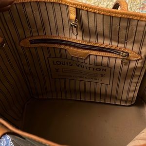 Louis Vuitton bag repost new pictures, barely used
